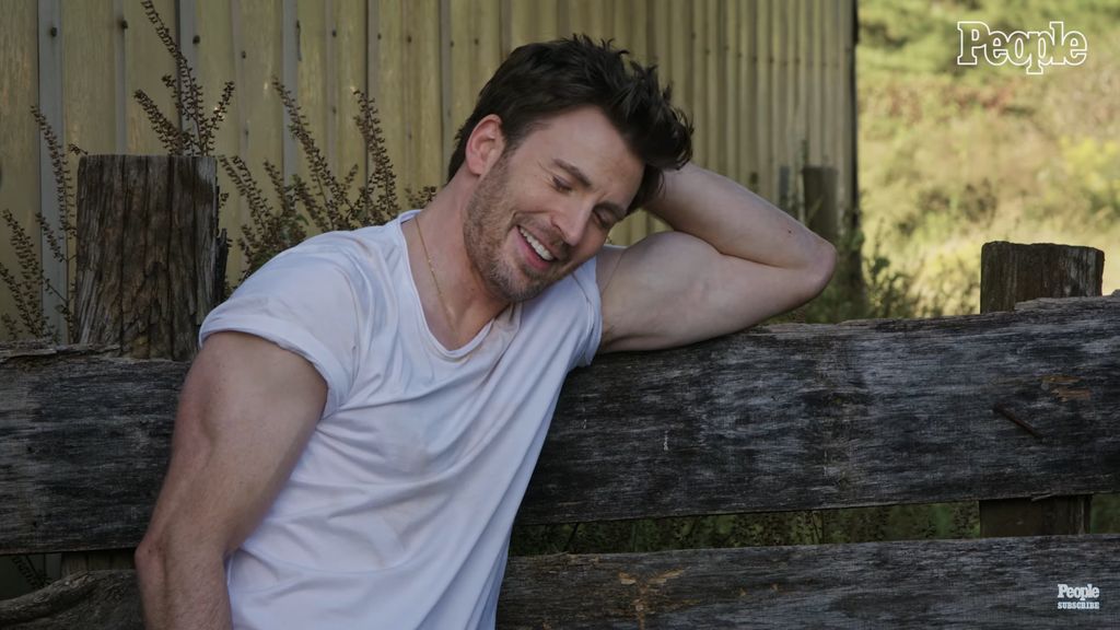 Chris Evans dinobatkan sebagai Pria Terseksi 2022