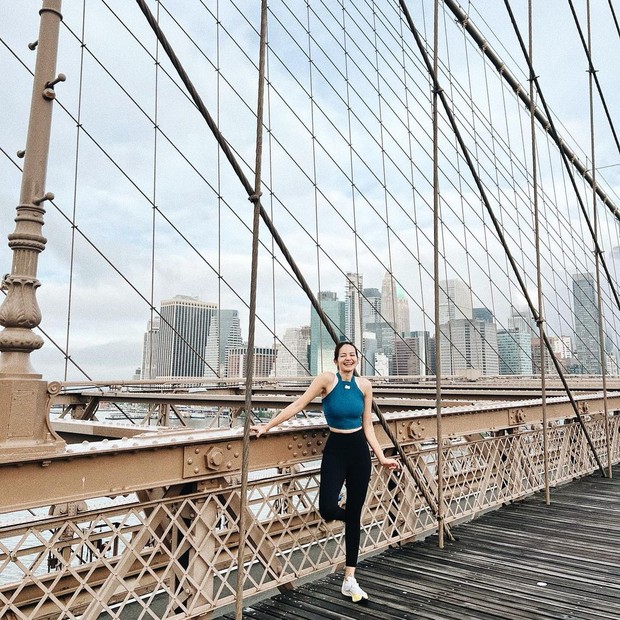 Enzy Storia dengan Athleisure-nya di NYC/Sumber: Instagram @enzystoria Enzy Storia dengan Athleisure-nya di NYC/Sumber: Instagram @enzystoria