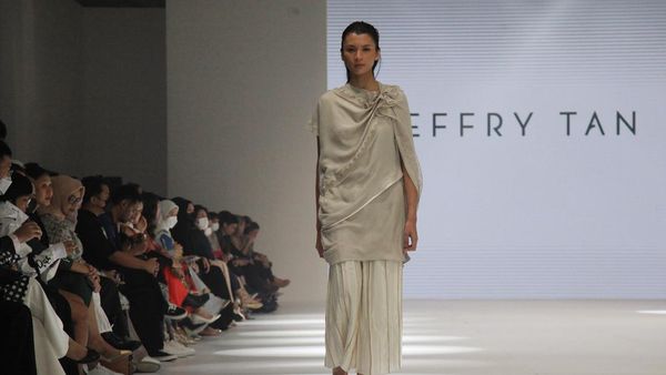 10 Koleksi Busana Terbaru Jeffry Tan di Jakarta Fashion Week 2023