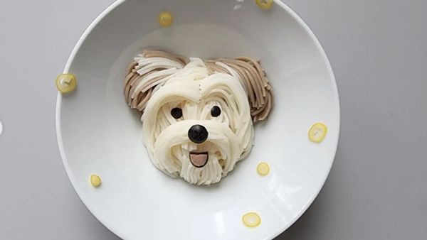 Gemas! Netizen Ini Bikin Kreasi Mie Bentuk Anjing Lucu