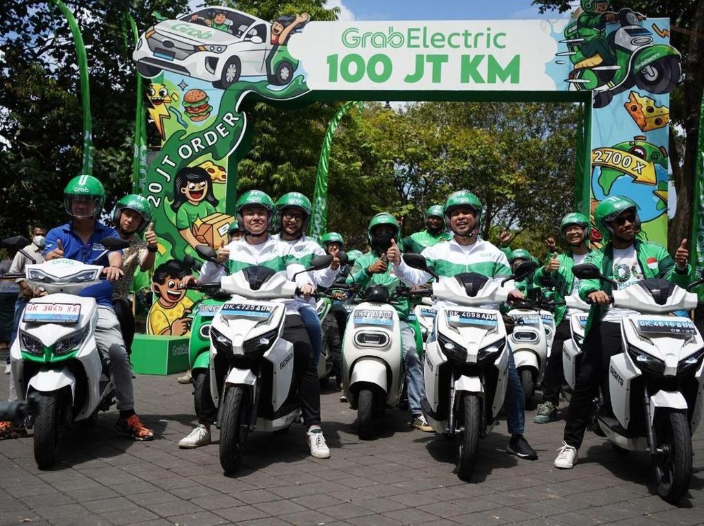Top! Armada GrabElectric Sudah Tempuh 100 Juta Km Top! Armada GrabElectric Sudah Tempuh 100 Juta Km