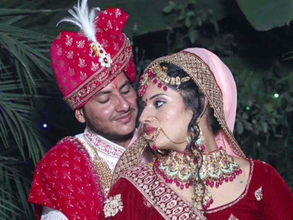 Guru Wanita Ini Ganti Kelamin Jadi Pria Demi Bisa Menikahi Muridnya Guru Wanita Ini Ganti Kelamin Jadi Pria Demi Bisa Menikahi Muridnya
