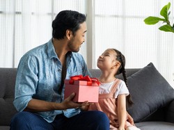 20 Ide Kado Hari Ayah, Hadiah untuk Papah