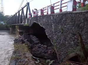 Jembatan di Cianjur Selatan Putus Diterjang Bencana
