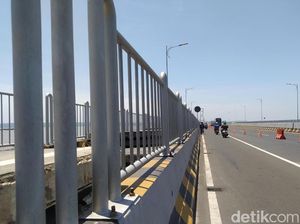Sebuah Motor Ditemukan di Tengah Jembatan Suramadu, Pemiliknya Bunuh Diri? Sebuah Motor Ditemukan di Tengah Jembatan Suramadu, Pemiliknya Bunuh Diri?
