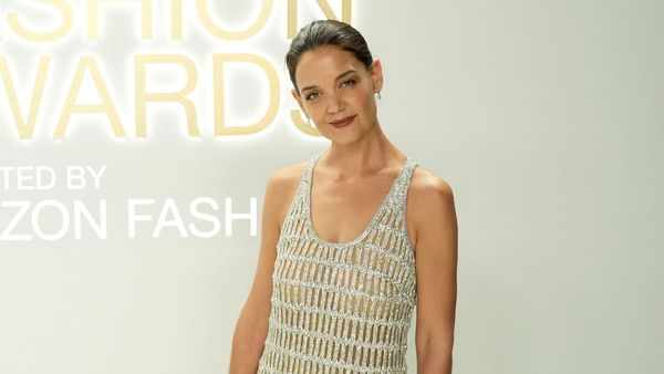Katie Holmes yang Masih Memikat