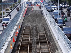 Melihat Kondisi Rel Trem Jadul di Proyek MRT Fase 2 Glodok-Kota Melihat Kondisi Rel Trem Jadul di Proyek MRT Fase 2 Glodok-Kota
