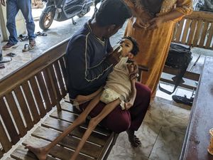 Belasan Tahun Terbaring Lemas di Tempat Tidur, Remaja Ini Butuh Bantuan