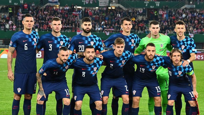 Players of Croatias national football team pose for a team photo prior to the UEFA Nations League Group 1 football match betwen Austria and Croatia in Vienna on September 25, 2022. (Photo by JOE KLAMAR / AFP) (Photo by JOE KLAMAR/AFP via Getty Images)