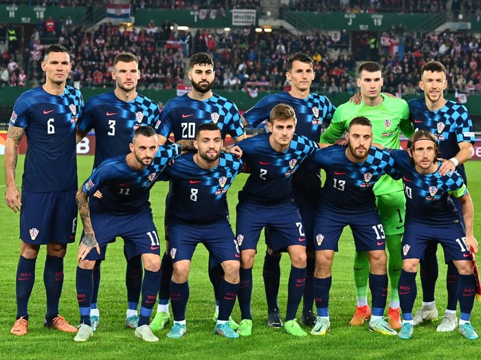 Players of Croatias national football team pose for a team photo prior to the UEFA Nations League Group 1 football match betwen Austria and Croatia in Vienna on September 25, 2022. (Photo by JOE KLAMAR / AFP) (Photo by JOE KLAMAR/AFP via Getty Images)
