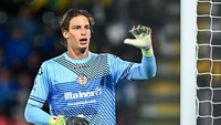 Aktor utama di laga itu adalah kiper Cremonese, Marco Carnesecchi yang tampil gemilang selama 90 menit! (Getty Images)