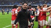 Mikel Arteta bawa Arsenal sementara puncaki Liga Inggris dengan 50 poin dari 19 laga. Unggul lima poin dari Manchester City, ditambah punya satu laga yang belum dimainkan (Getty Images)