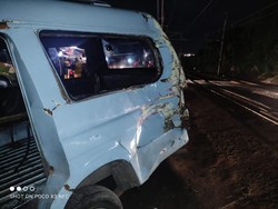 Kronologi Mikrolet Terserempet KRL di Pasar Minggu gegara Mogok