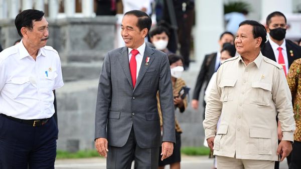 Momen Luhut-Prabowo Lepas Jokowi ke KTT ASEAN Kamboja