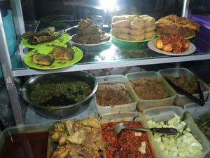 5 Nasi Padang yang Dijual Pakai Mobil Toko, Harganya Terjangkau