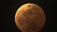 Penampakan Gerhana Bulan Total di Sejumlah Wilayah Indonesia