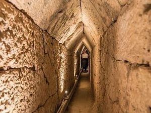 Ditemukan! Gorong-gorong Besar di Bawah Kuil Mesir Kuno