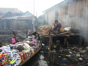 Potret Kehidupan di Permukiman Kumuh Terapung Nigeria