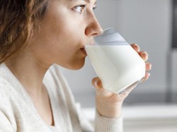 Minum Susu Bisa Picu Wajah Berjerawat? Karena Alasan Ini