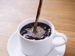Tak Bisa Diminum, Secangkir Kopi Ini Ternyata Pahatan Kayu