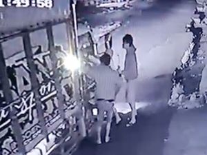 Terekam CCTV Sopir Truk di Sumsel Ditodong Celurit, Rp 11 Juta Raib