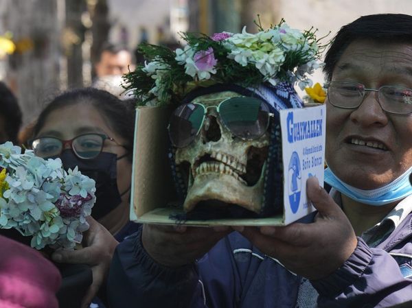 Tradisi Unik Menghias Tengkorak Leluhur di Bolivia, Lihat Nih