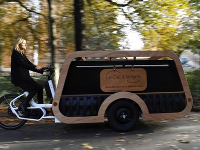 Begini Wujud Kendaraan Jenazah di Paris yang Ramah Lingkungan