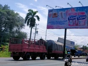 Gambar CD-Bra Disoal, Baliho Detergen Pekalongan Kini Pasang Sarung-Sajadah Gambar CD-Bra Disoal, Baliho Detergen Pekalongan Kini Pasang Sarung-Sajadah
