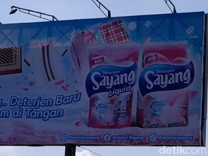 Jreng! Gambar CD-Bra di Baliho Detergen Pekalongan Berganti Sarung-Sajadah Jreng! Gambar CD-Bra di Baliho Detergen Pekalongan Berganti Sarung-Sajadah