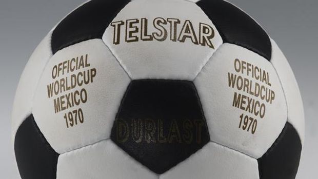  ball, balloon, dance, soccer, SPO, Sport, sports (Photo by ASA/picture alliance via Getty Images)