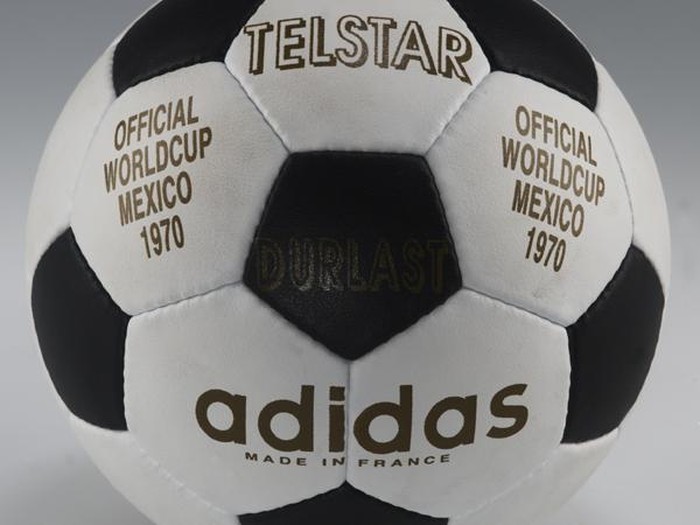 The undated handout shows the official soccer ball 
'Telstar' for the FIFA World Cup 1970 in Mexico. Photo: 
Adidas

Keywords: ball, balloon, dance, soccer, SPO, Sport, 
sports (Photo by ASA/picture alliance via Getty Images)