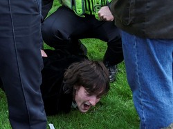 Tampang Pria yang Lempar Telur ke Raja Charles III