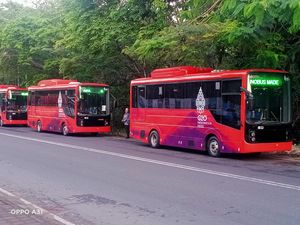 Mau Wira-wiri di KTT G20? Ada 24 Bus Listrik DAMRI Siap Antar Nih