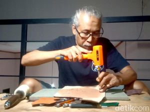 Pria di Kuningan Raup Cuan Jutaan Rupiah dari Bisnis Ukiran Kulit