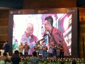 Dosen Desain Komunikasi ITS Terima Penghargaan Habibie Prize 2022 Dosen Desain Komunikasi ITS Terima Penghargaan Habibie Prize 2022