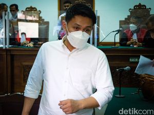 Kecewanya Chuck Putranto karena Loyalitasnya Dimanfaatkan Ferdy Sambo Kecewanya Chuck Putranto karena Loyalitasnya Dimanfaatkan Ferdy Sambo
