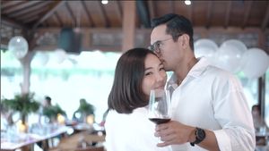 8 Momen Gisel Beri Kejutan Ultah Rino Soedarjo, Go Public Pamer Kemesraan