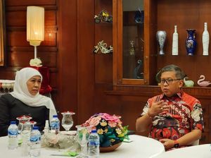 Hasto Gelar Pertemuan Tertutup dengan Khofifah dan Eri Cahyadi di Surabaya