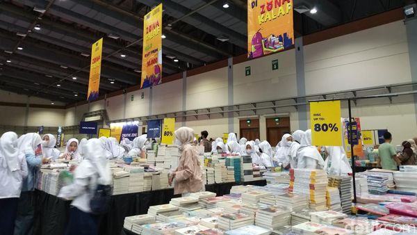 Ribuan Judul Buku Ada di IIBF 2022, Yuk Kunjungi!