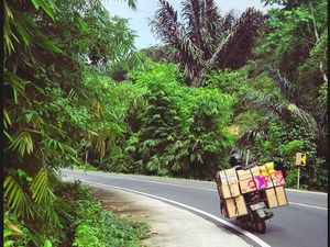 WC Umum Rp 5.000-Motor Angkut Kardus di Lombok Curi Perhatian Pebalap WSBK