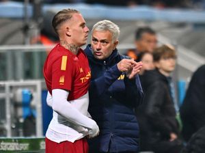 Bek Roma Ini Jelaskan Masalahnya dengan Mourinho Bek Roma Ini Jelaskan Masalahnya dengan Mourinho