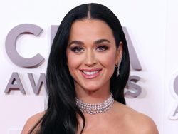 Katy Perry Menyesal Tolak Kerja Sama dengan Billie Eilish