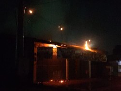 Rumah Makan di Depan Lapas Tanjung Gusta Terbakar