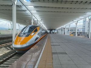 Bangun Kereta Cepat, Indonesia Ciptakan Sejarah dan Peradaban Baru