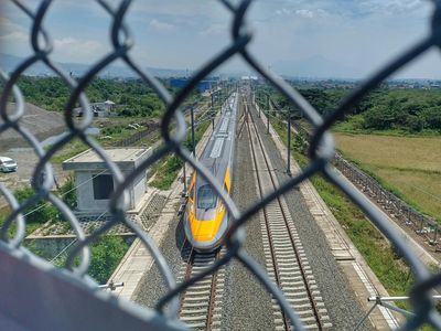 Jaringan Listrik Dipasang, Kereta Cepat hingga Stasiunnya Butuh 246,3 MVA