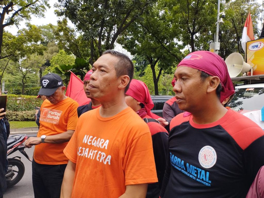 Demo di Depan Balai Kota, KSPI DKI Tolak PHK dengan Alasan Resesi
