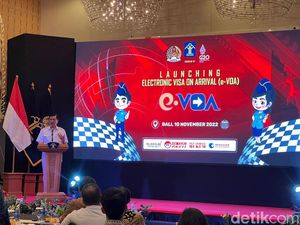e-VOA Diluncurkan Luhut, WNA dari 46 Negara Bayar Visa Cukup Lewat HP