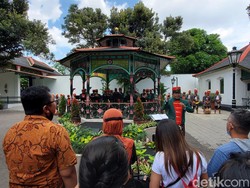 Momen Khidmat hingga Meriah Musikan Mandalasana Keraton Jogja di Hari Pahlawan