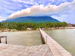 Potret Lukisan Alam Nan Indah Gunung Ranai dari Natuna Potret Lukisan Alam Nan Indah Gunung Ranai dari Natuna