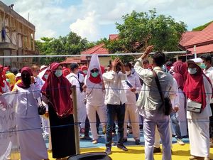 Intimidasi-Ancaman Warnai Aksi Mogok Kerja Nakes Honorer di Dompu Intimidasi-Ancaman Warnai Aksi Mogok Kerja Nakes Honorer di Dompu
